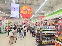 Lượng khách mua sắm tại các siêu thị lớn dịp nghỉ lễ tăng 4-5 lần ngày thường